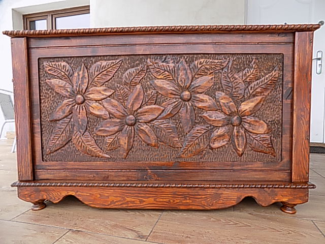 kufer drewniany